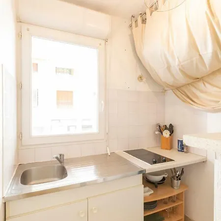 1 Bedroom In Center Apartment