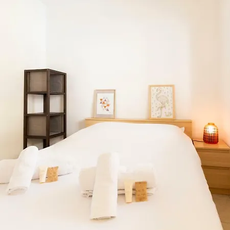 1 Bedroom In Center Διαμέρισμα *
